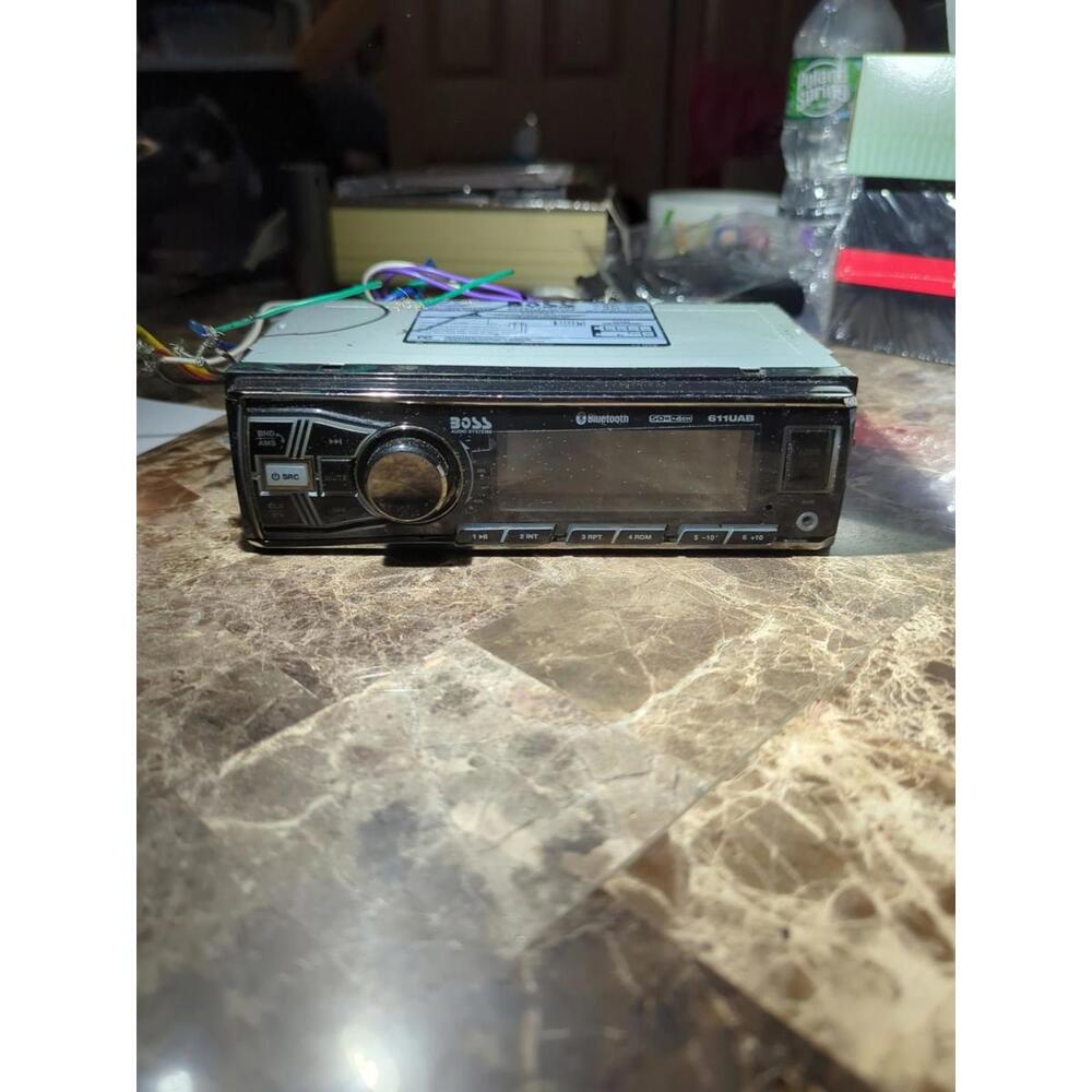 Boss Audio Systems 611UAB Single-DIN Multimedia Player.